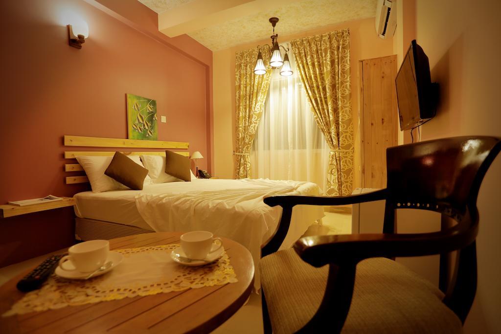 Koamas Lodge Hulhumale Exterior photo
