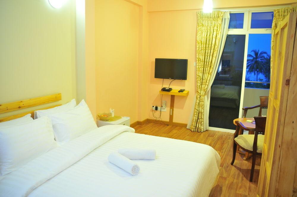 Koamas Lodge Hulhumale Exterior photo